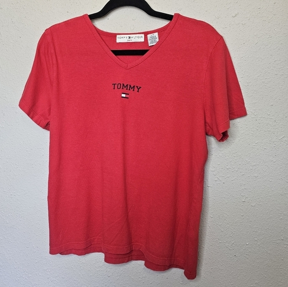 Tommy Hilfiger Womens L Large Red Tee Shirt Short Sleeve Logo Graphic Spellout - Picture 1 of 8